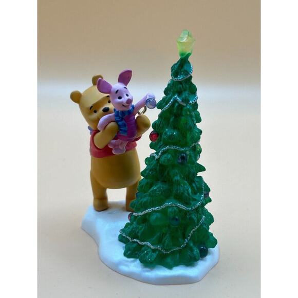 2003 Hallmark Keepsake Disney A Boost For Piglet Winnie The Pooh Ornament - Picture 3 of 5